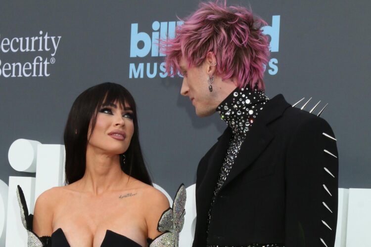 La actriz Megan Fox anuncia que está embarazada de su prometido Machine Gun Kelly